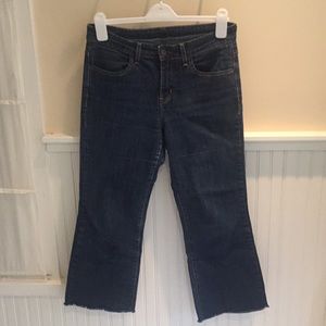 vintage, comfy raw-hem Levi’s!